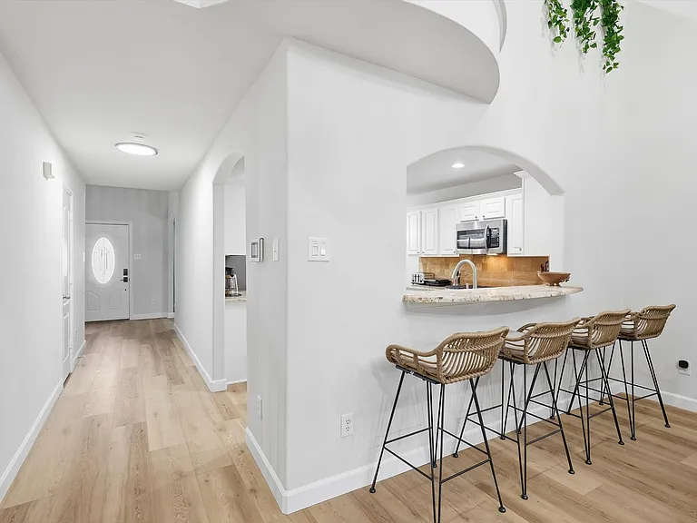 2831 Rosewood Blvd — Photo 13