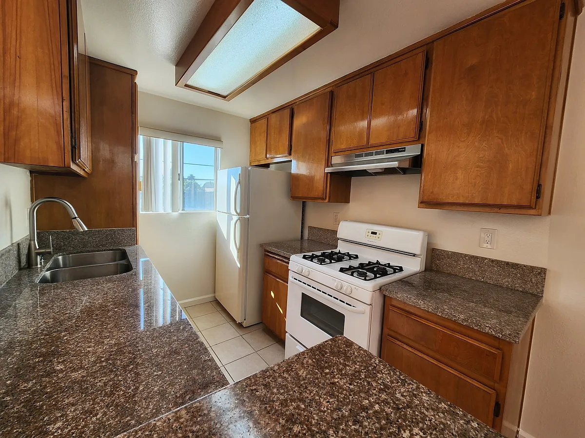 Building Photo - 11825 Courtleigh Dr #205