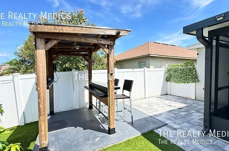 1040 Elderberry Dr — Photo 61