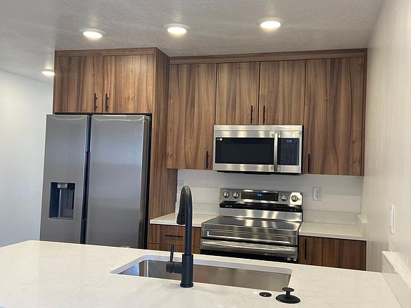 Brand new kitchen with all brand new appliances