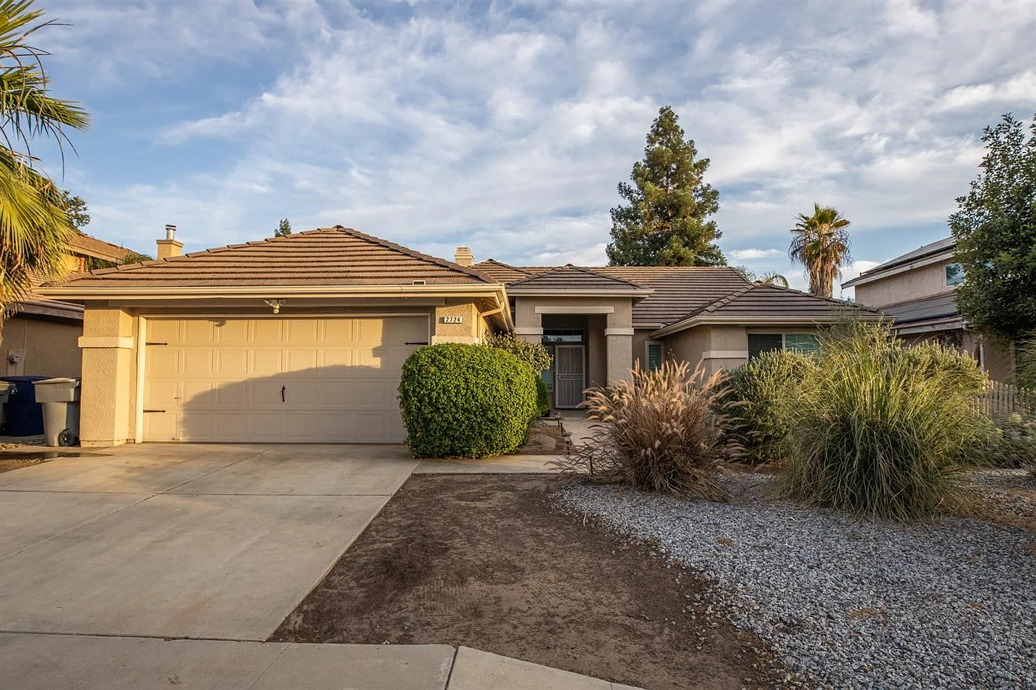 2724 Burlingame Ave photo 1