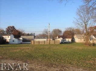 616 W Van Buren St, Clinton, IL 61727