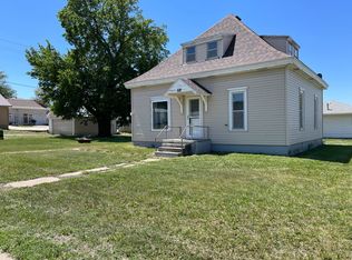 218 N 4th St, Pender, NE 68047