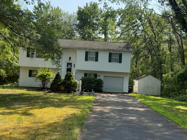 3007 Valley Pine Drive, Schenectady, NY 12303
