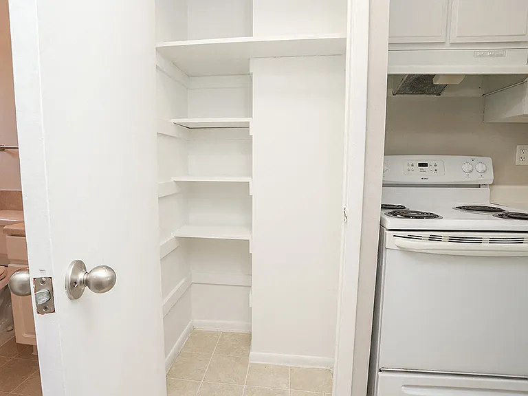 2335 S Race St — Photo 27