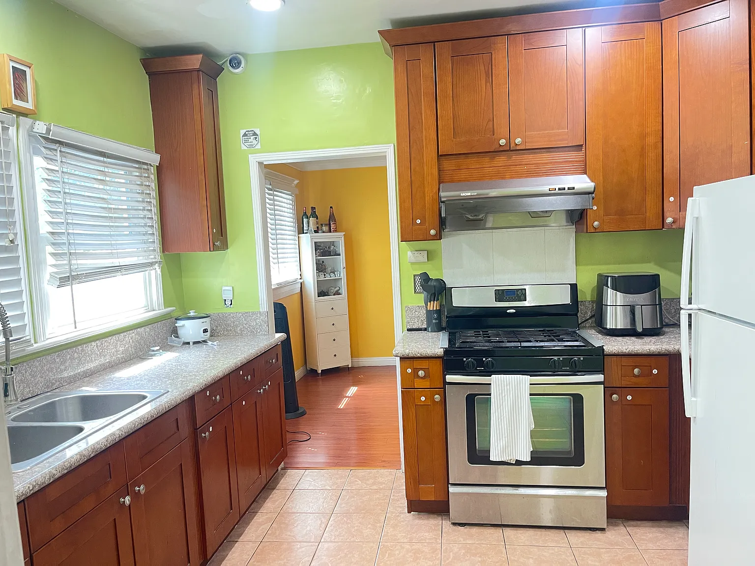751 W Monterey Ave — Photo 4