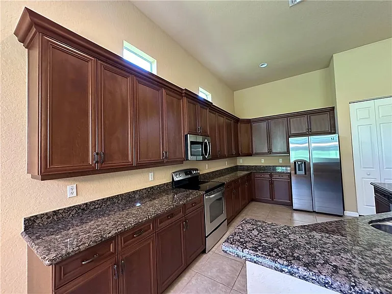 3330 Burlington Pl SW — Photo 12