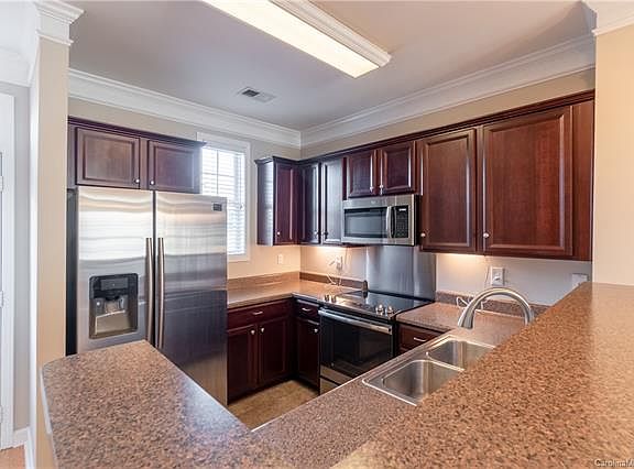 3rd image of 208 Welton Way