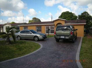 2420 Pinetree Dr, Hollywood, FL 33023