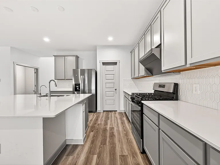 1107 Lakes Edge Ln — Photo 10