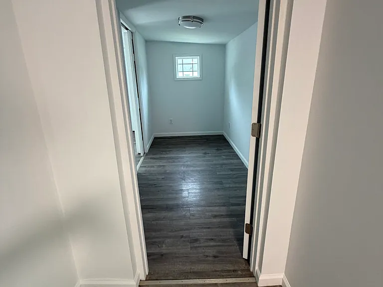 1435 Parkamo Ave — Photo 5