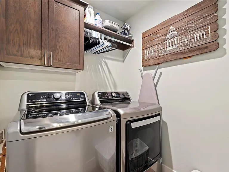 443 E Danika Ln — Photo 30