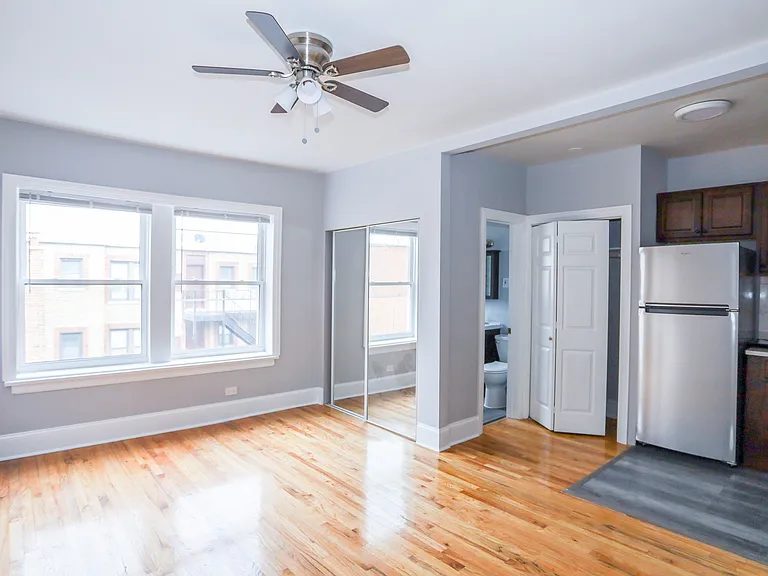 6956 N Ashland Blvd #306 — Photo 3