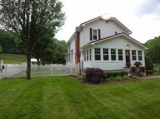831 Merritts Creek Rd, Huntington, WV 25702