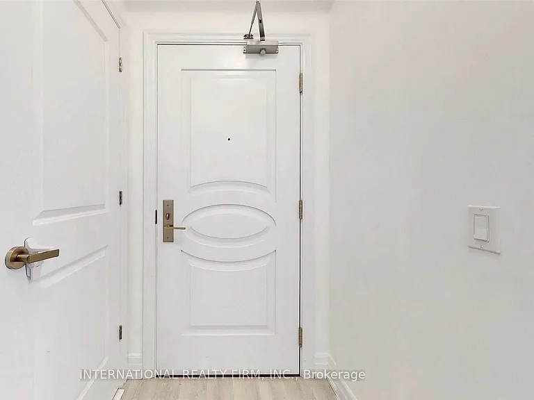 9085 Jane St #516 — Photo 30