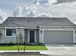 1933 E Murray Ave, Visalia, CA