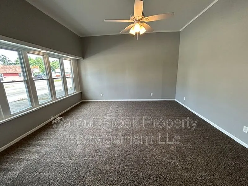 1 bed, 1.0 bath, 900 sqft, $950 — Photo 4