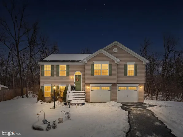 111 Hosta Ct, Martinsburg, WV 25401