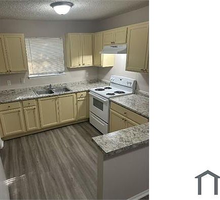 5th image of 110 Village Ln #110C