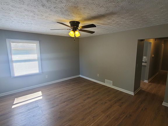 3rd image of 185 Northwood Dr #185