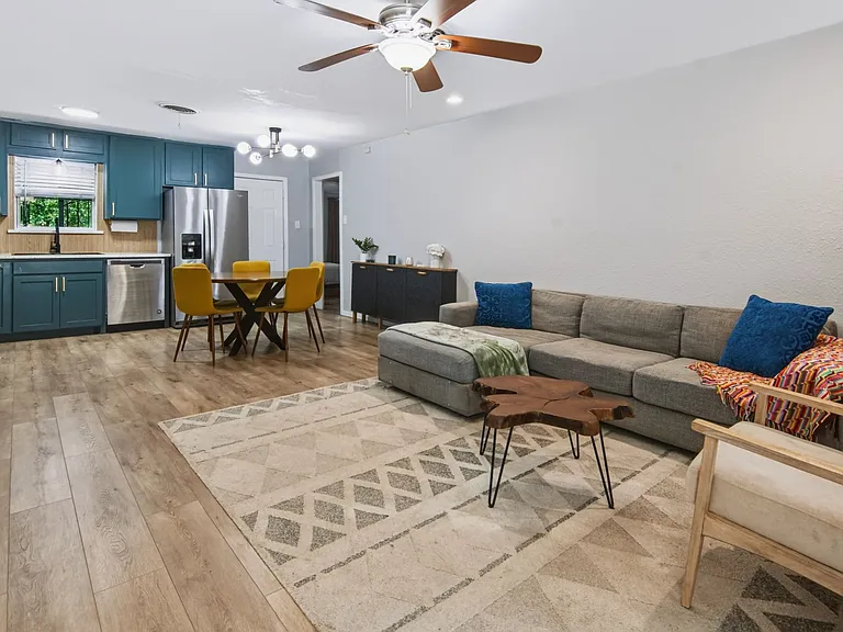 8005 Lazy Lane Rd — Photo 3