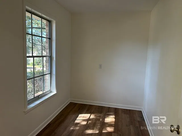 3 bed, 2.5 bath, 2065 sqft, $3,400 — Photo 3