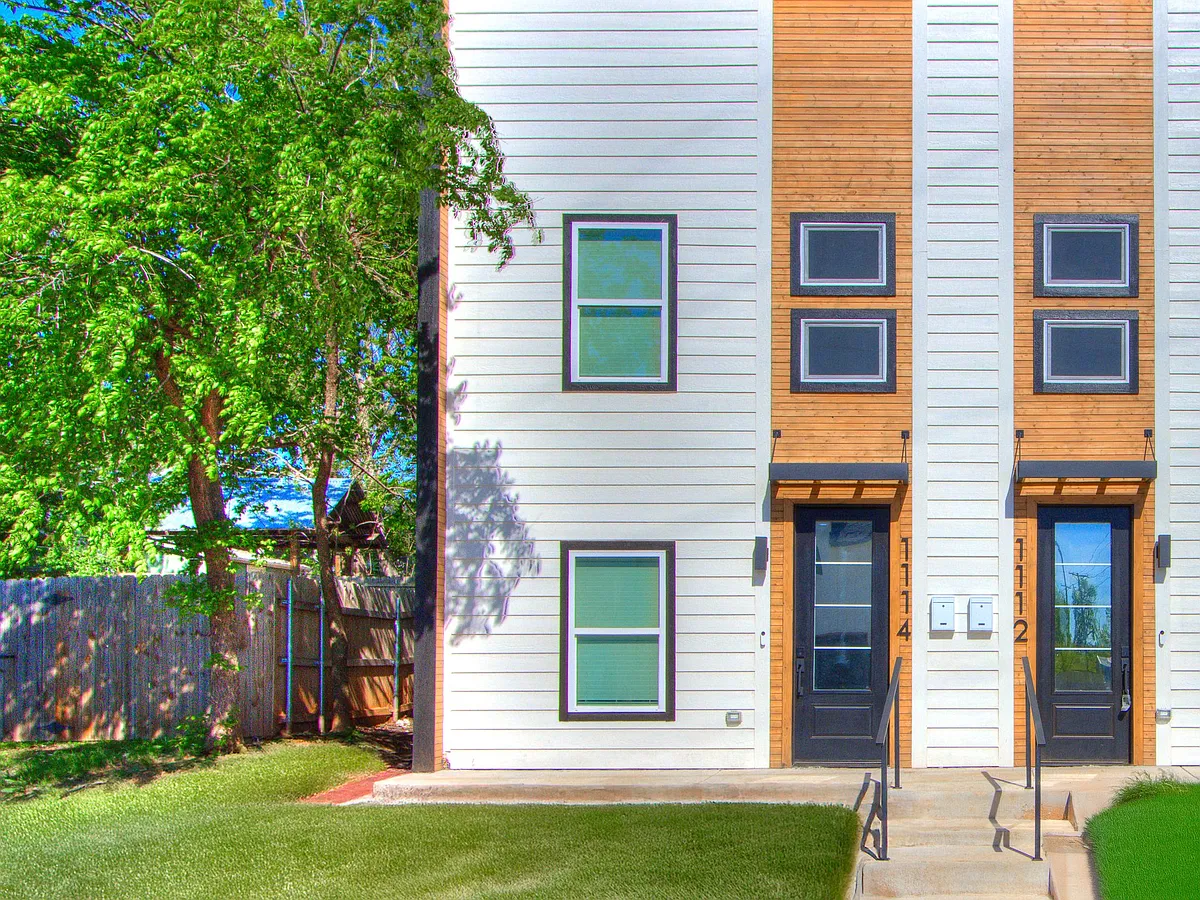 Building Photo - 1114 N Douglas Ave