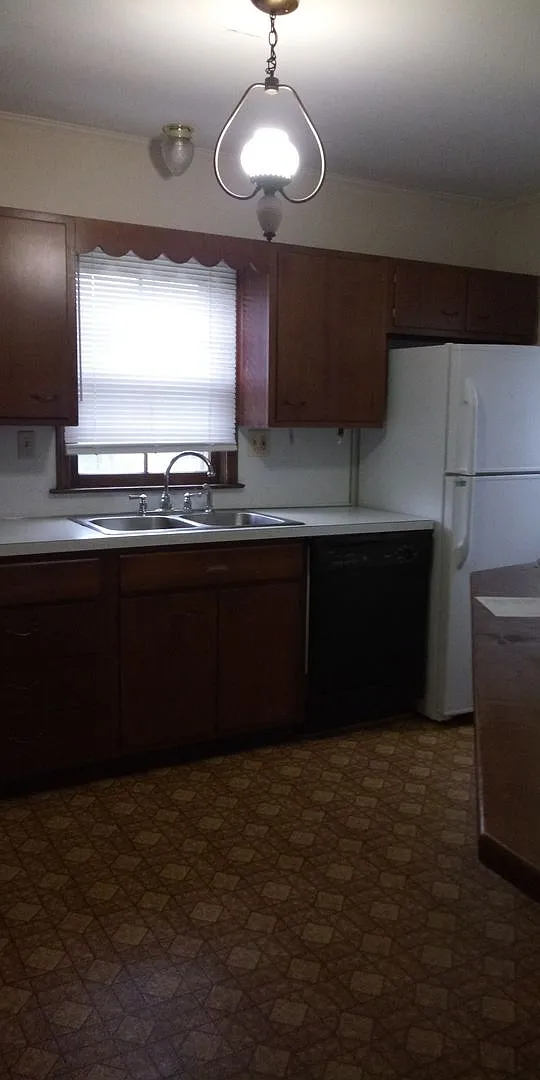 Welcome to 3108 E. Lake Lansing! — Photo 2