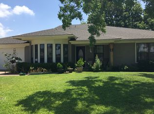 7400 Shady Hollow Ct, North Richland Hills, TX 76182