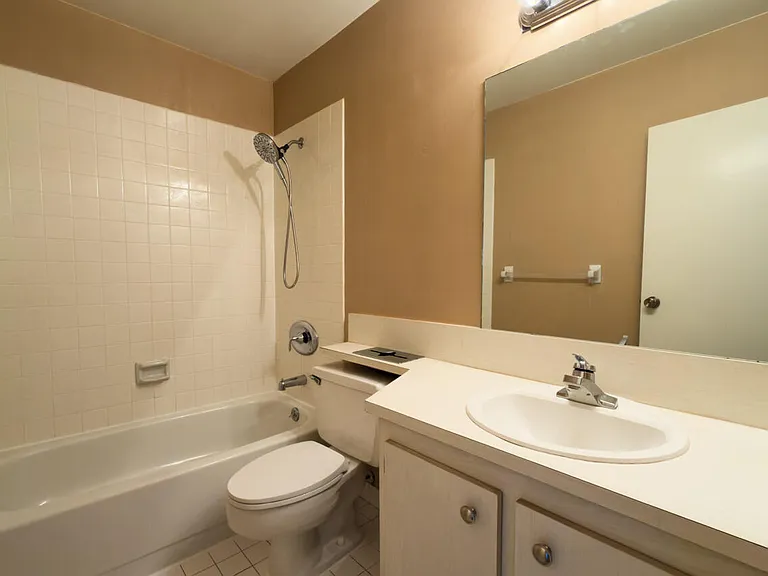 930 SW 9th Street Cir #205 — Photo 29