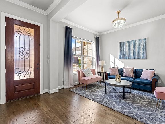 3rd image of 2812 Orchid St