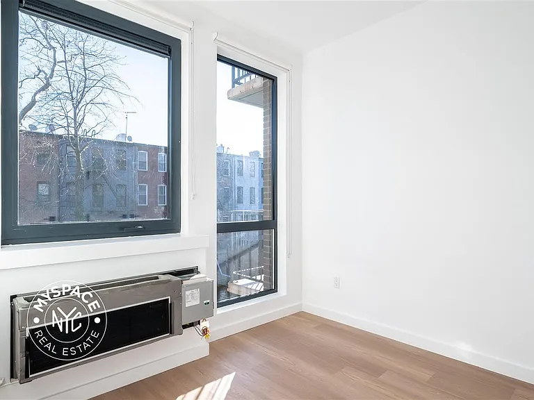 650 Madison St #4A — Photo 8