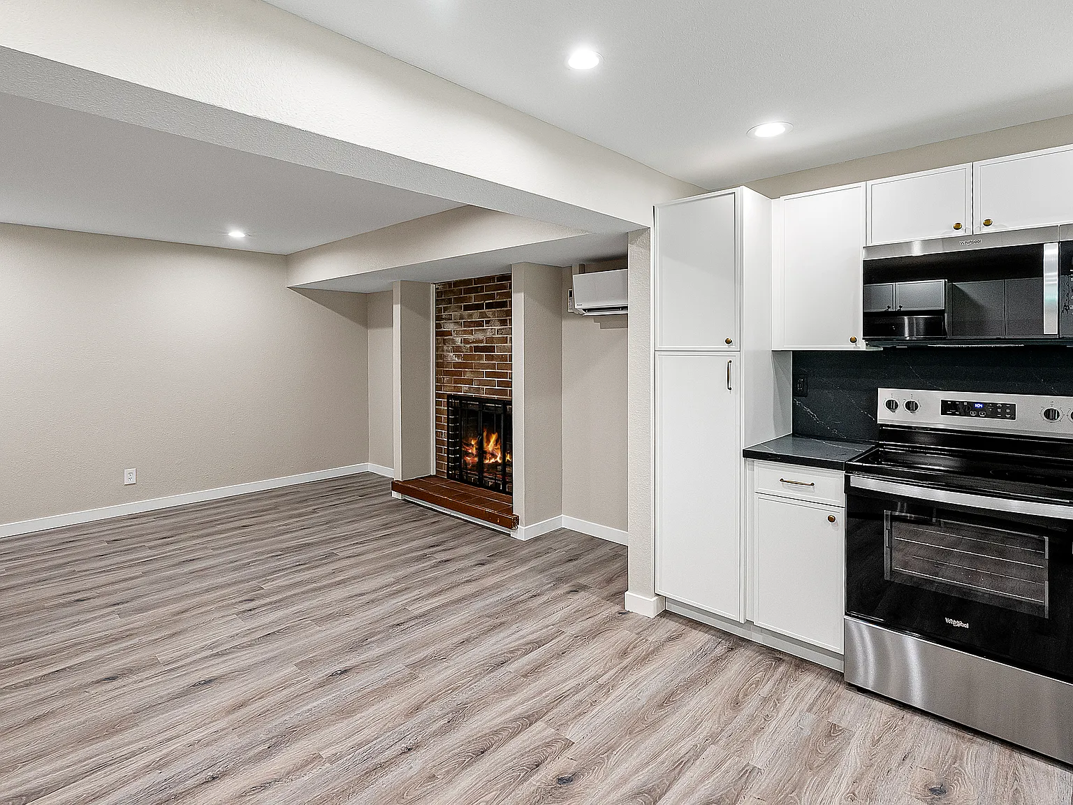 2 bed, 1100 sqft, $2,500 — Photo 3