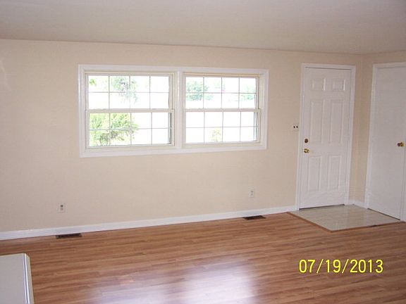 3rd image of 294 Woodland Dr