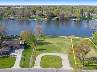 2523 Greenleaf Blvd, Elkhart, IN 46514