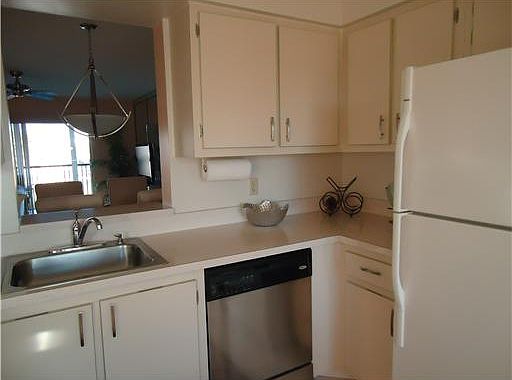 Home For Sale In Huntington Lakes