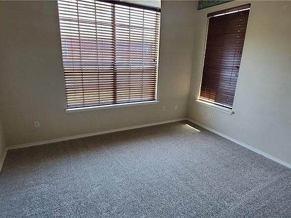 5th image of 2913 Aspen Dr