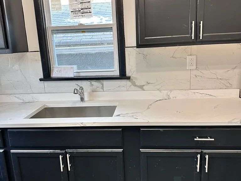 911 Broadway Ave — Photo 13