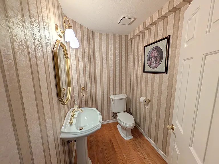 NW Baker Crest Ct — Photo 12