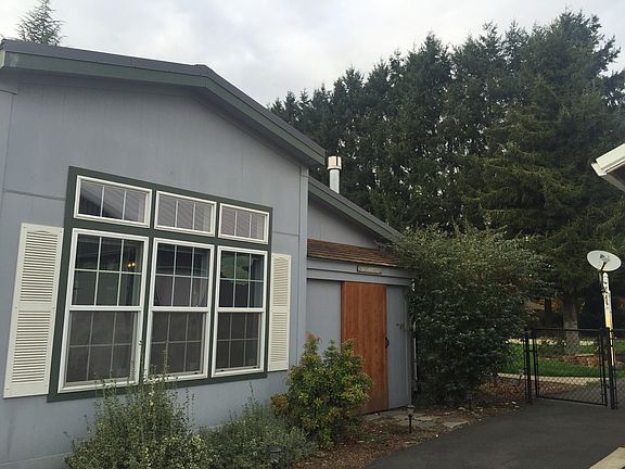 Garden tool storage