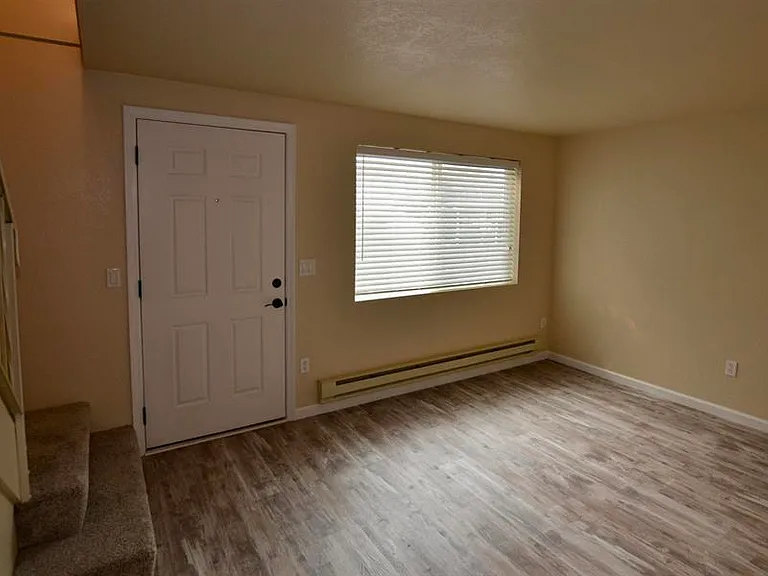 1278 Redwood Cir #3 — Photo 6