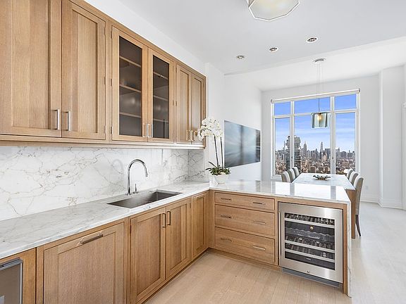 4th image of 30 Park Pl #69B