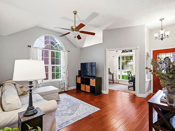 5th image of 20934 Jessica Rose Ln