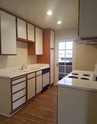 4th image of 18424 Halsted St #0