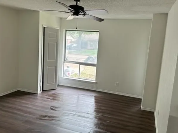 1119 Pebblebrook Dr, Lewisville, TX 75067