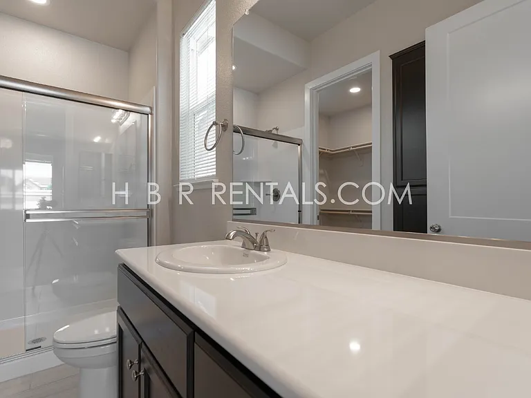 2534 Ottawa Ave — Photo 17