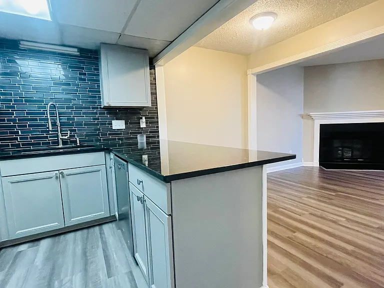 1732 N Hamilton St #D — Photo 10