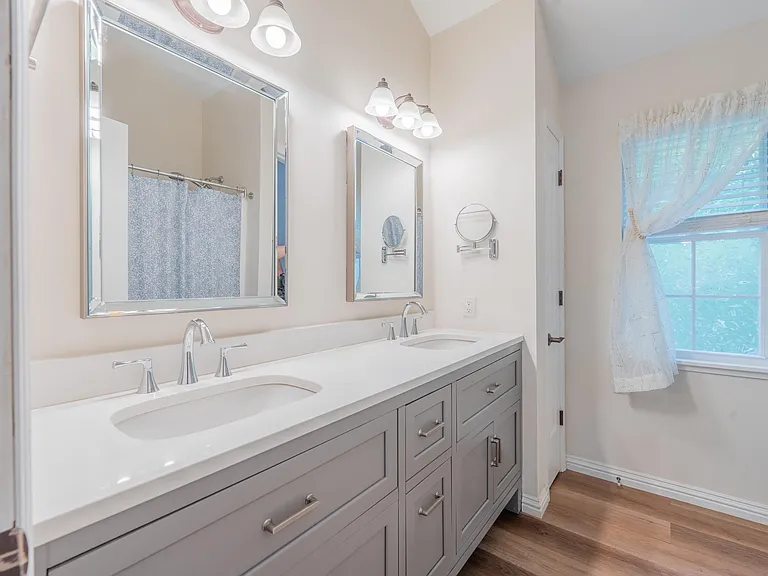 1115 E Azalea Ln — Photo 20