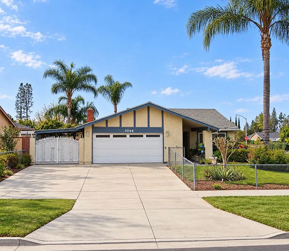 3 bed, 2.0 bath, 1000 sqft, $2,899 — Photo 1