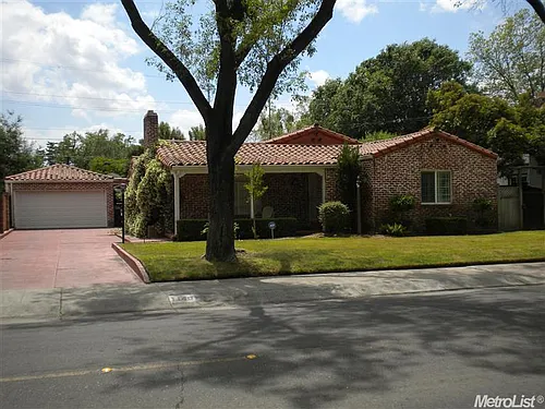 1140 N Country Club Blvd Photo 1